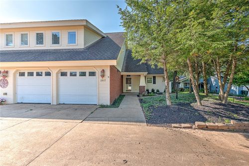 2607 E Joyce Blvd, Fayetteville, AR, 72703-4555 | Card Image