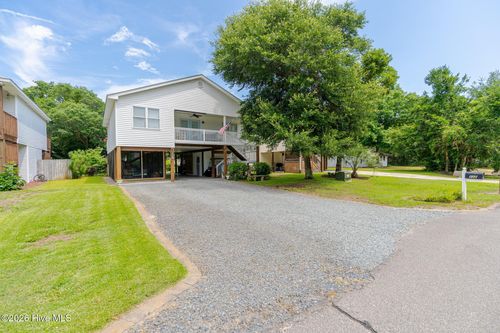 112 Sw 13th St, Oak Island, NC, 28465-7119 | Card Image