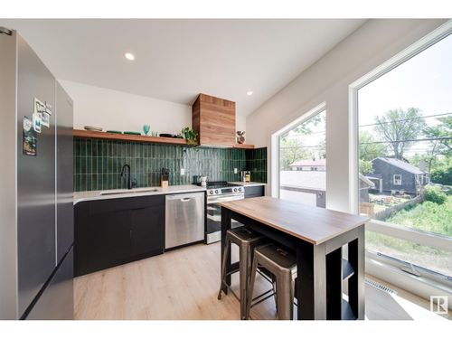 10711 76 Ave Nw, Edmonton, AB, T6E1L8 | Card Image