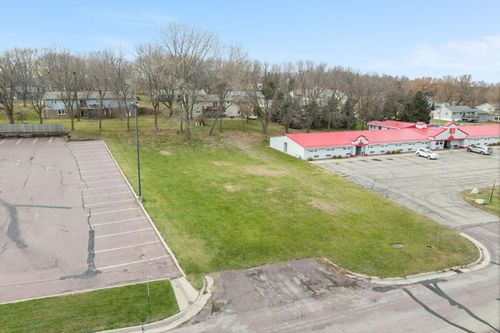 240 3rd Ave S, Windom, MN, 56101-1860 | Card Image