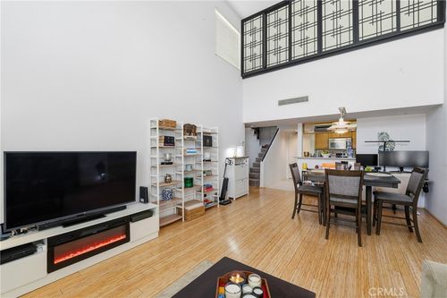 1119 Albany, Los Angeles, CA, 90015 | Card Image