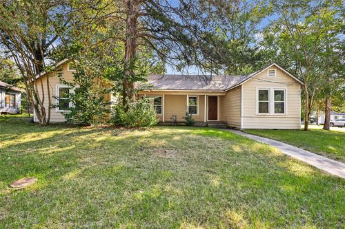 2717 Old Houston Rd, Huntsville, TX, 77340-6631 | Card Image