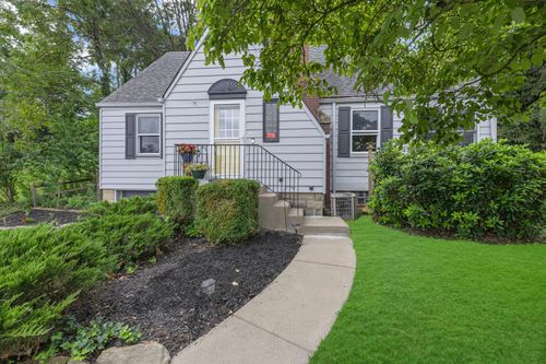 720 Walnut St, Crescent, PA, 15046-5432 | Card Image