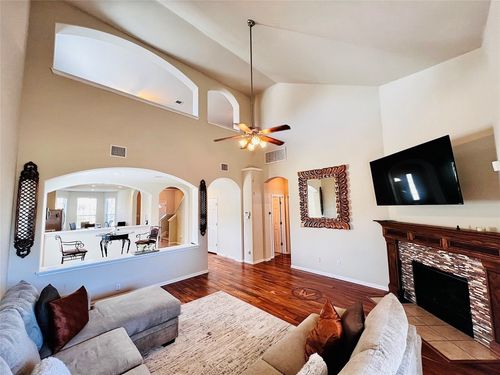 18401 Masi Loop, Pflugerville, TX, 78660-5565 | Card Image