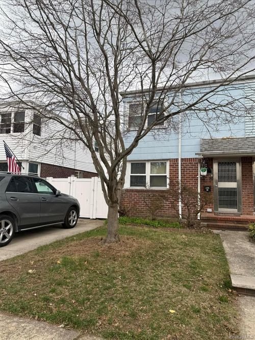67-04 215th St, Bayside, NY, 11364-2524 | Card Image