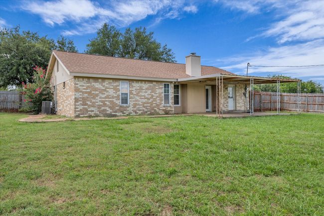 261 Rabbit Hl, House other with 3 bedrooms, 2 bathrooms and null parking in Lorena TX | Image 23