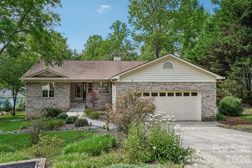 3 Wentworth Ct, Etowah, NC, 28729-9751 | Card Image