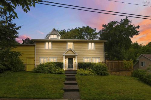 207 Cresthaven Dr, Halifax, NS, B3M4B5 | Card Image
