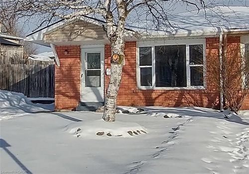 71 Nickolas Cres, Cambridge, ON, N3C3L7 | Card Image