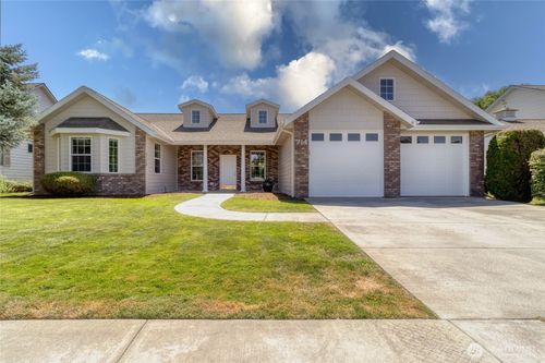 714 Se Mockingbird Dr, College Place, WA, 99324-1868 | Card Image