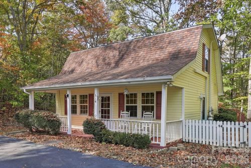 114 Sandpiper Palisades St, Hendersonville, NC, 28792-9258 | Card Image