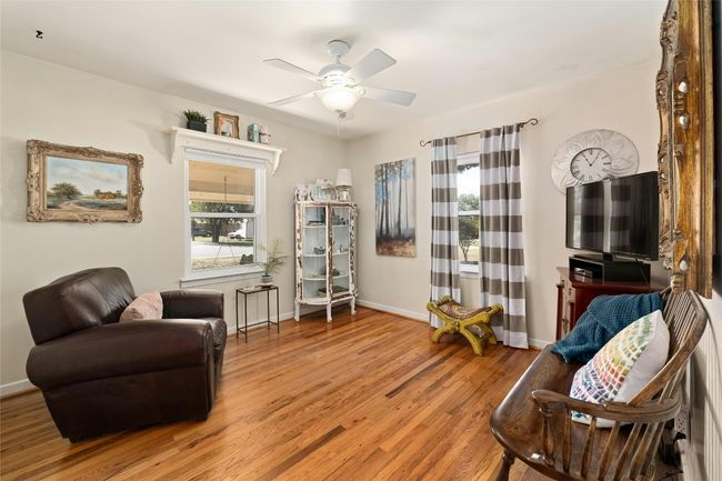 702 S Groos St, House other with 3 bedrooms, 2 bathrooms and 4 parking in Kyle TX | Image 20