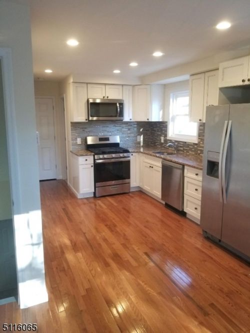 132 Willow St, Bloomfield, NJ, 07003-3268 | Card Image