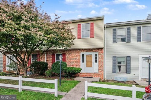 652 Allenview Dr, MECHANICSBURG, PA, 17055-6181 | Card Image