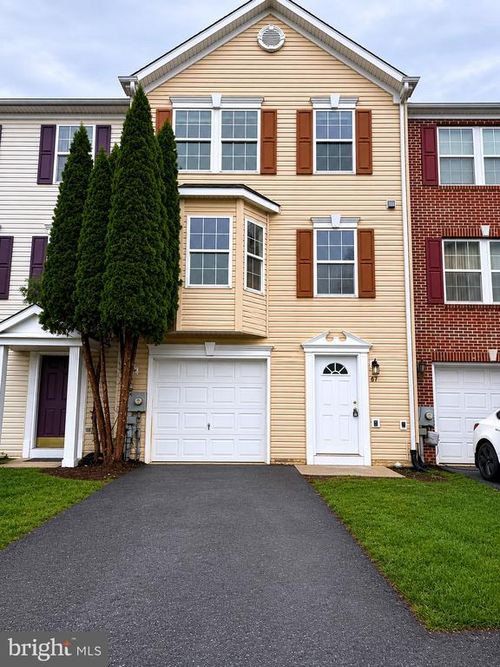 67 Quartz Rd, MARTINSBURG, WV, 25404-3712 | Card Image