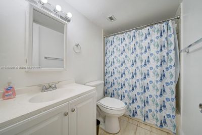 D206 - 498 Nw 165th St Rd, Condo with 2 bedrooms, 2 bathrooms and null parking in Miami FL | Image 1