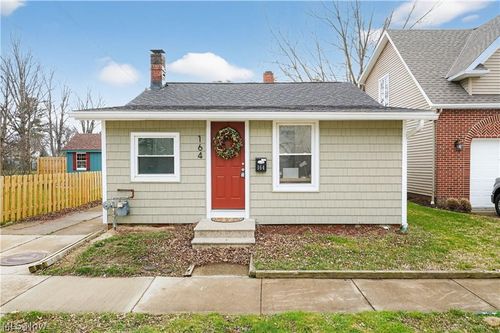 164 E 317th St, Willowick, OH, 44095-3504 | Card Image