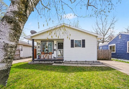 1511 Osborn St, Saginaw, MI, 48602-2831 | Card Image