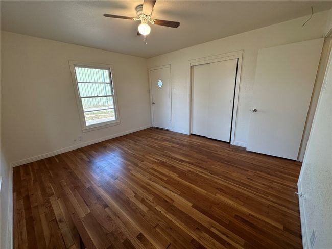 315 W Main St, Home with 2 bedrooms, 1 bathrooms and null parking in Midlothian TX | Image 16