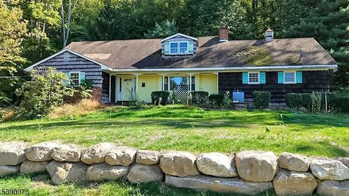 16 Mott Dr, Vernon, NJ, 07462-3131 | Card Image