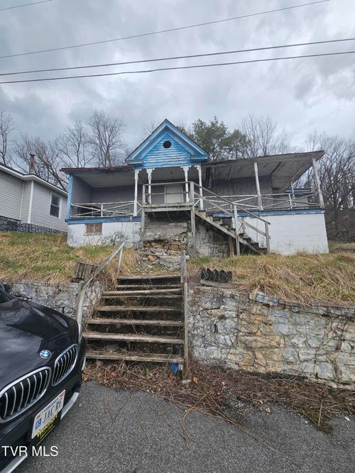 114 Meredith St, Bluefield, VA, 24605-1512 | Card Image