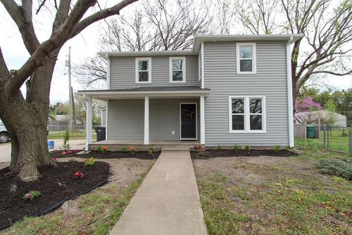 1203 N High St, Newton, KS, 67114-2338 | Card Image