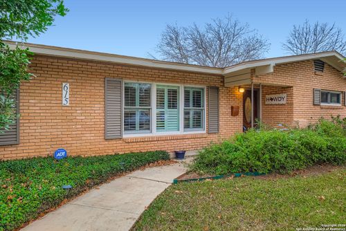 615 Cave Ln, San Antonio, TX, 78209-2422 | Card Image