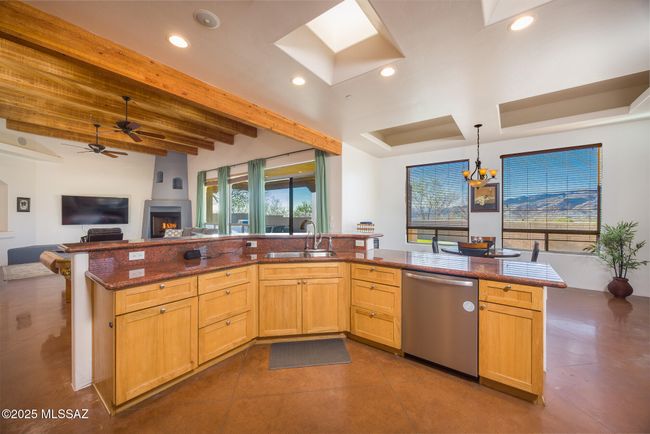 Kitchen with Breakfast Bar | Image 9