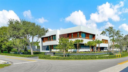 9860 Ne 5th Avenue Rd, Miami Shores, FL, 33138-2466 | Card Image