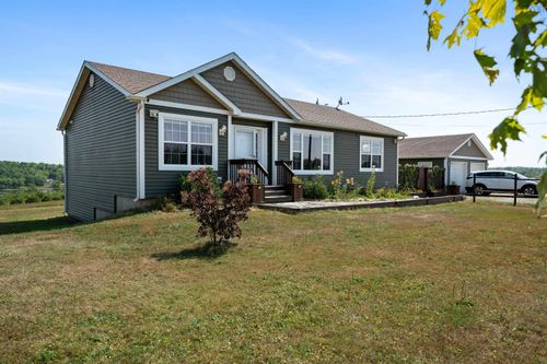 946 Lake Egmont Rd, Lake Egmont, NS, B0N1Y0 | Card Image