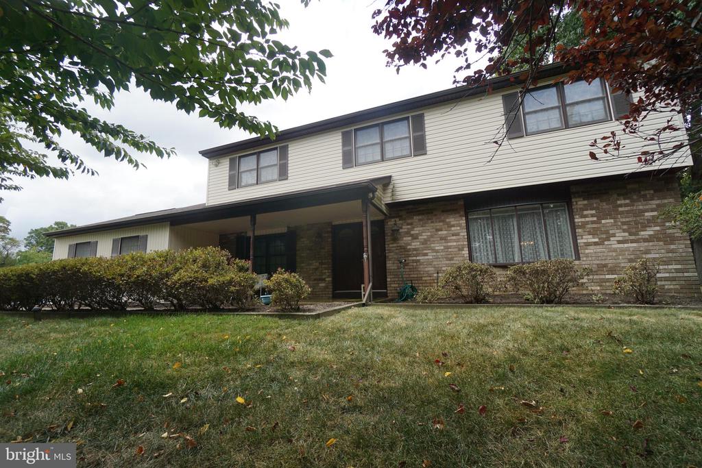 Freedom Dr, Yardley, PA 19067