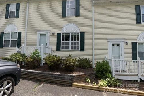 apt-d-1067 19th St Ne, Hickory, NC, 28601-4300 | Card Image