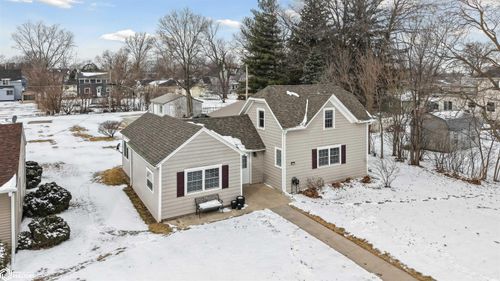 1421 Hobart St, Grinnell, IA, 50112-1245 | Card Image