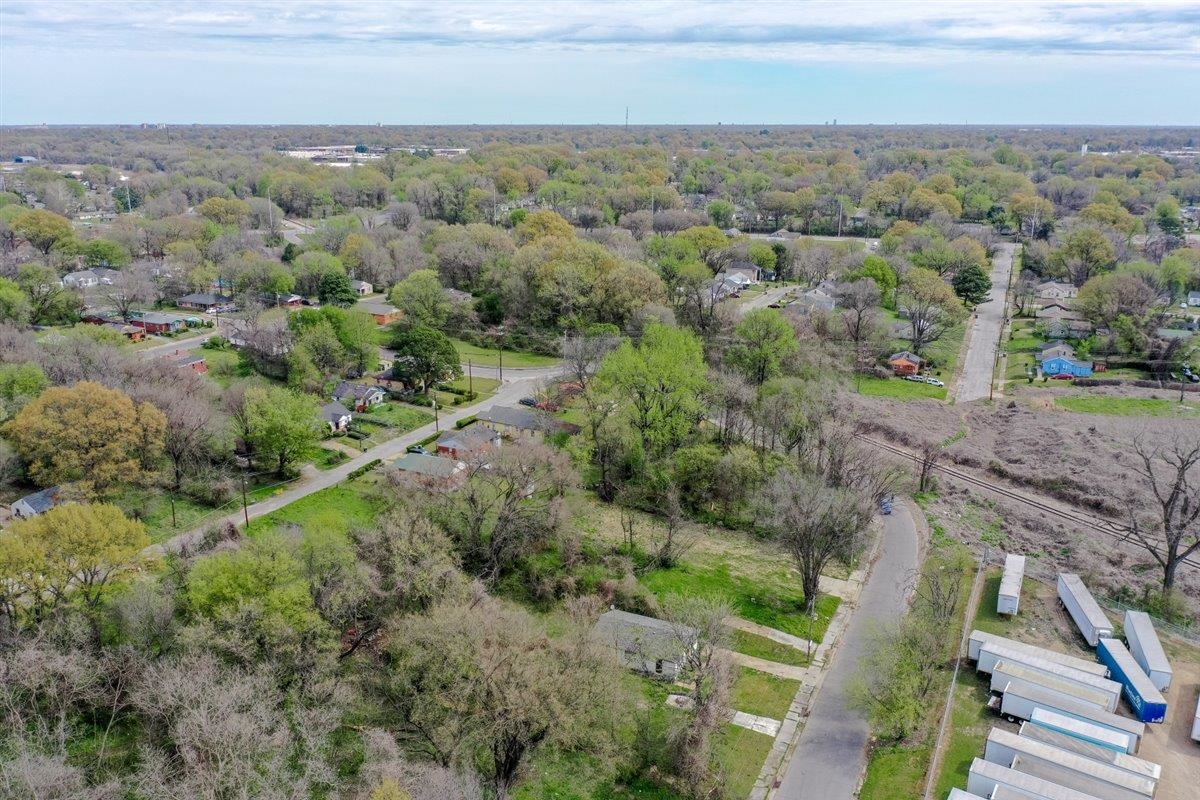Land in Memphis 4