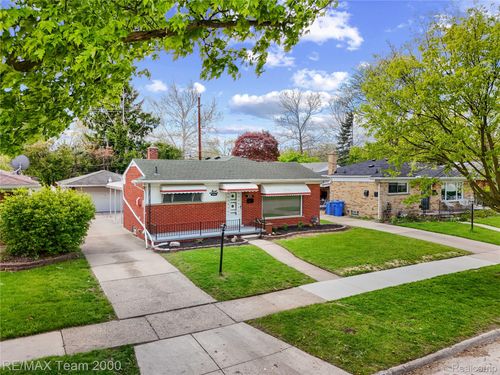 8551 Rockland St, Dearborn Heights, MI, 48127-1160 | Card Image