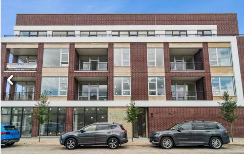 302-2105 W Caton St, Chicago, IL, 60647-5402 | Card Image