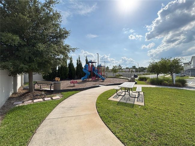 921 Spring Palms Loop, Townhouse with 3 bedrooms, 3 bathrooms and null parking in ORLANDO FL | Image 33