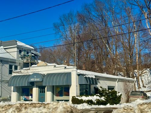 9 Mill St, Greenfield, MA, 01301-3216 | Card Image