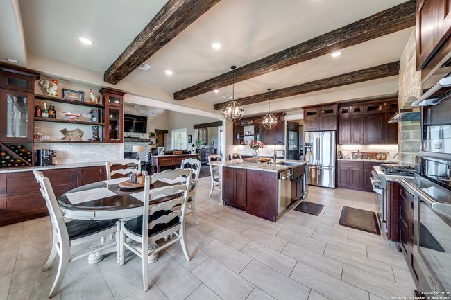 895 Private Road 1742, House other with 4 bedrooms, 5 bathrooms and null parking in Mico TX | Image 12