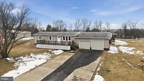 337 Cedar Dr, KEARNEYSVILLE, WV, 25430-5705 | Card Image