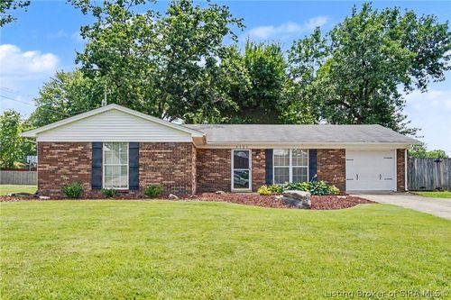2121 Robin Ln, Jeffersonville, IN, 47130-5933 | Card Image
