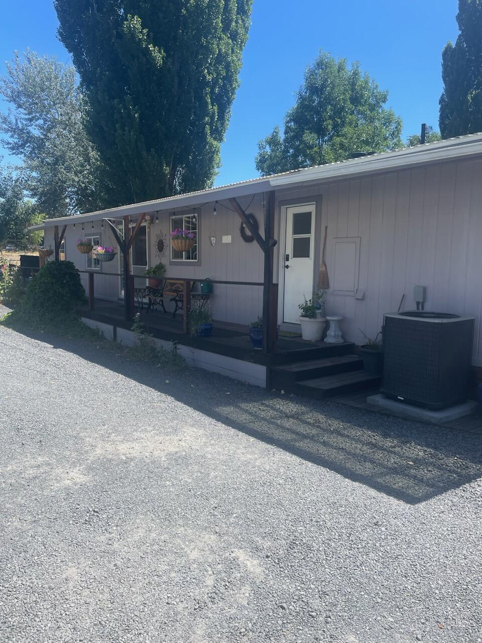 Ogden St, Klamath Falls, OR 97603