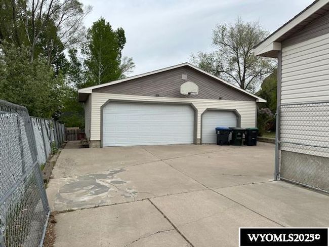 530 Juniper St, House other with 5 bedrooms, 3 bathrooms and null parking in Green River WY | Image 25