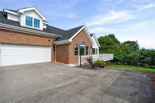 1558 Parkwood Pointe Dr, Crescent, PA, 15046-3816 | Card Image