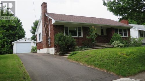 80 Coronation Dr, Moncton, NB, E1E2X4 | Card Image