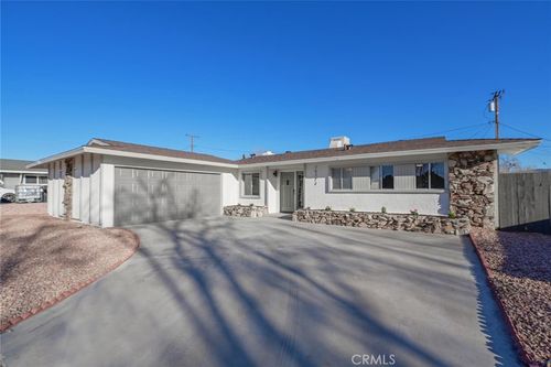16272 Encina St, Victorville, CA, 92395 | Card Image