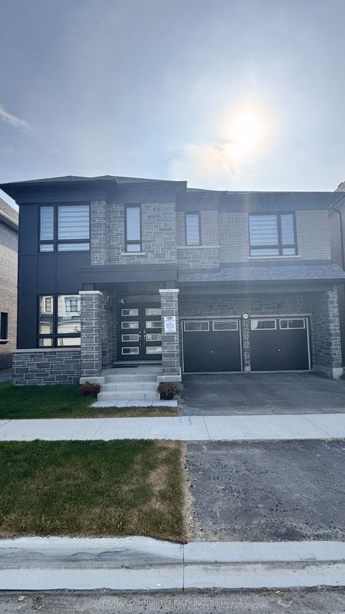 1476 Mockingbird Sq, Pickering, ON, L1X0N8 | Card Image