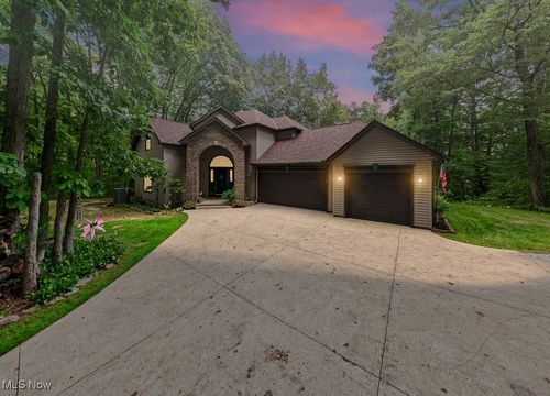 5531 Winter Brook Dr, Valley City, OH, 44280-9360 | Card Image