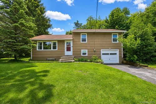 26 Willow Pl, Middletown, NY, 10940-6918 | Card Image