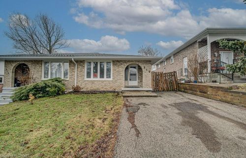 310 Magnolia Dr, Hamilton, ON, L9C6P9 | Card Image